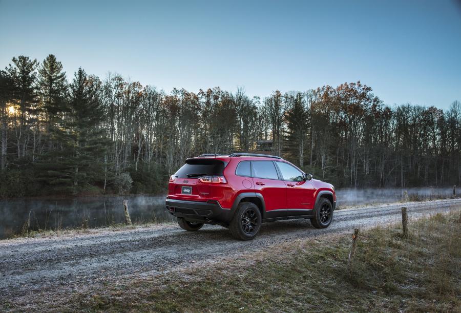 Jeep Cherokee Trailhawk (KL) 2018 года  (NA) (фото 38 из 49)